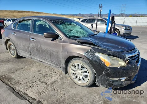 2014 Nissan Altima 2.5 z USA, uszkodzony, nr VIN 1N4AL3AP9EN235649
